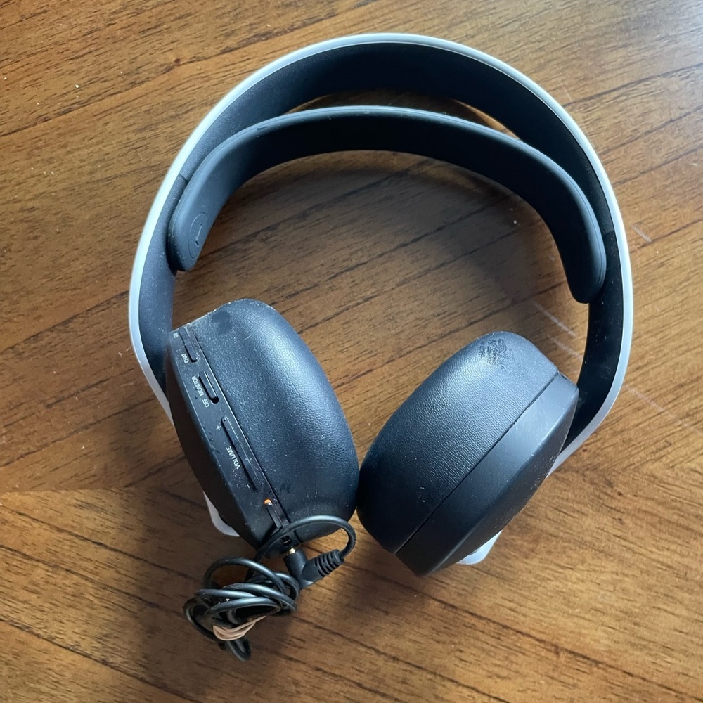 Sony PlayStation Pulse 3D Wireless Headset LIKE NEW